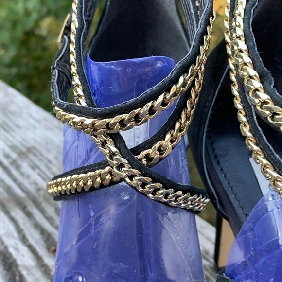 Guess Heels Sz 7  - Picture 5 of 6